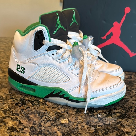 Jordan retro 5 White and Green Sneakers EUC 6 - Picture 2 of 13